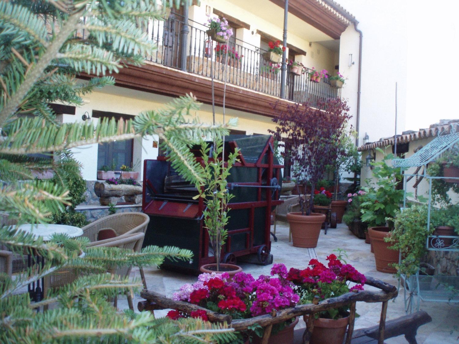Hostal Restaurante La Muralla Canete  Εξωτερικό φωτογραφία