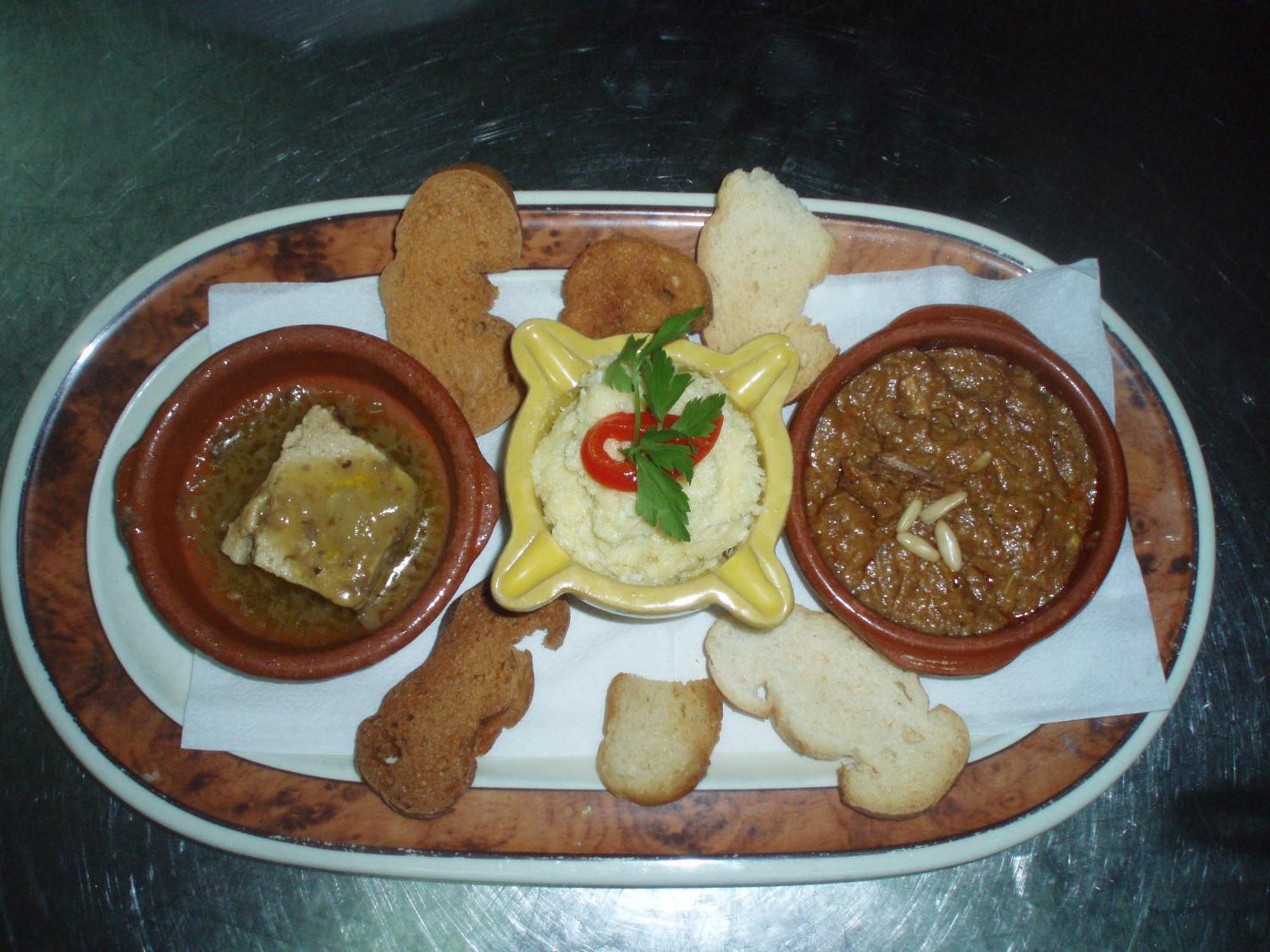 Hostal Restaurante La Muralla Canete  Εξωτερικό φωτογραφία