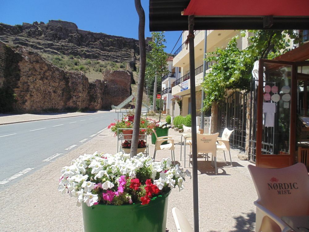 Hostal Restaurante La Muralla Canete  Εξωτερικό φωτογραφία
